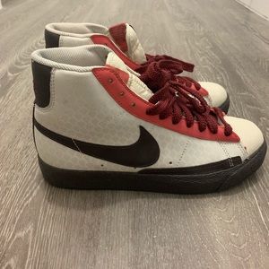 Mike - Women High Top Blazer